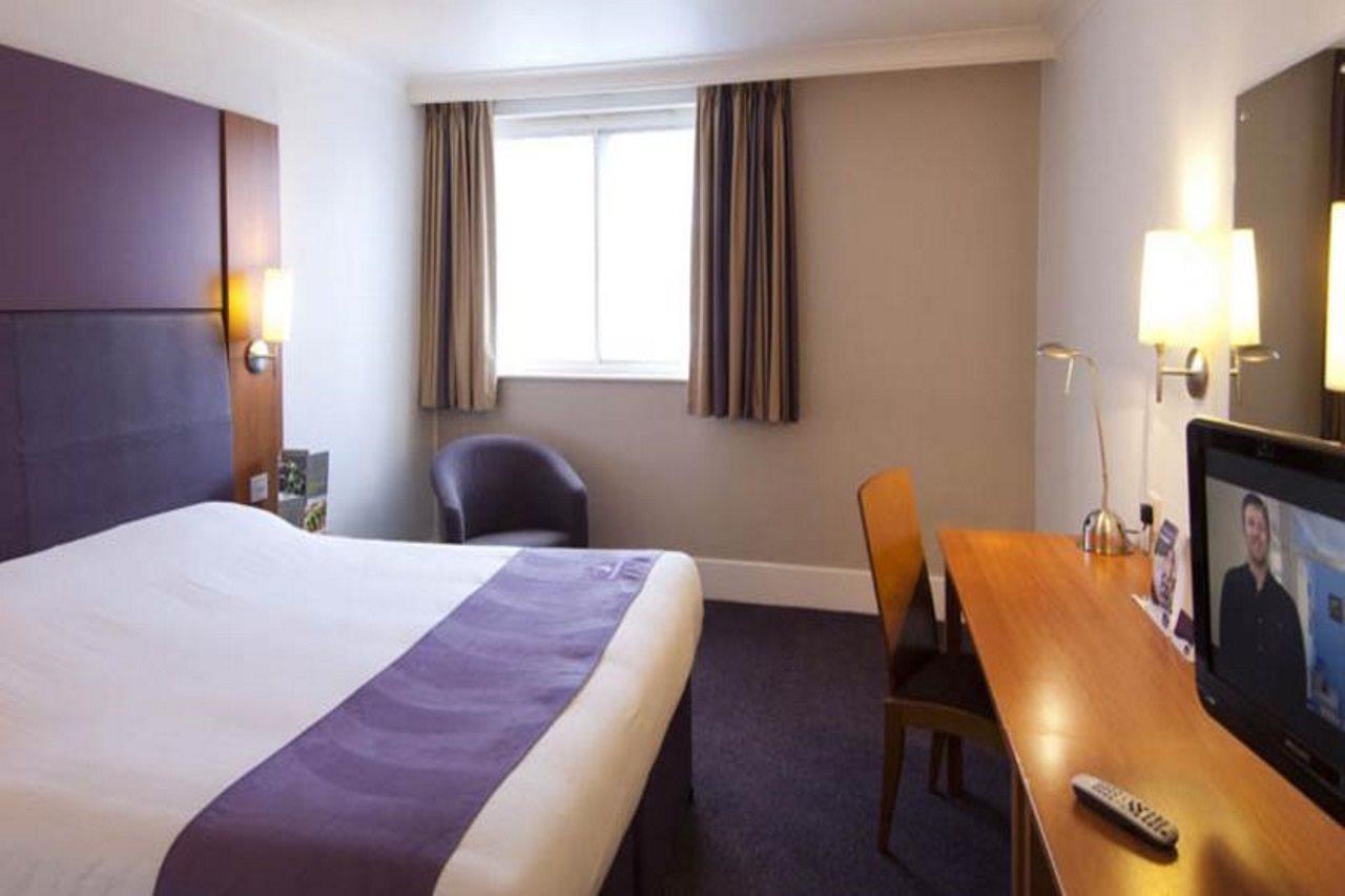 Premier Inn Portsmouth North Harbour エクステリア 写真