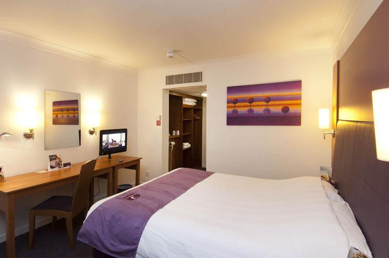 Premier Inn Portsmouth North Harbour エクステリア 写真
