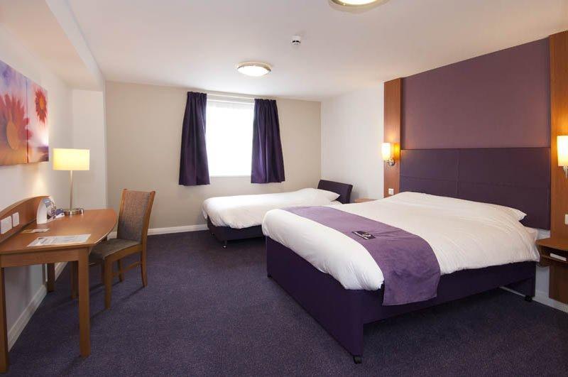 Premier Inn Portsmouth North Harbour エクステリア 写真